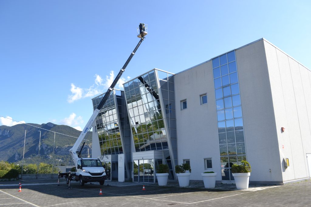 Teleskopske kamionske platforme